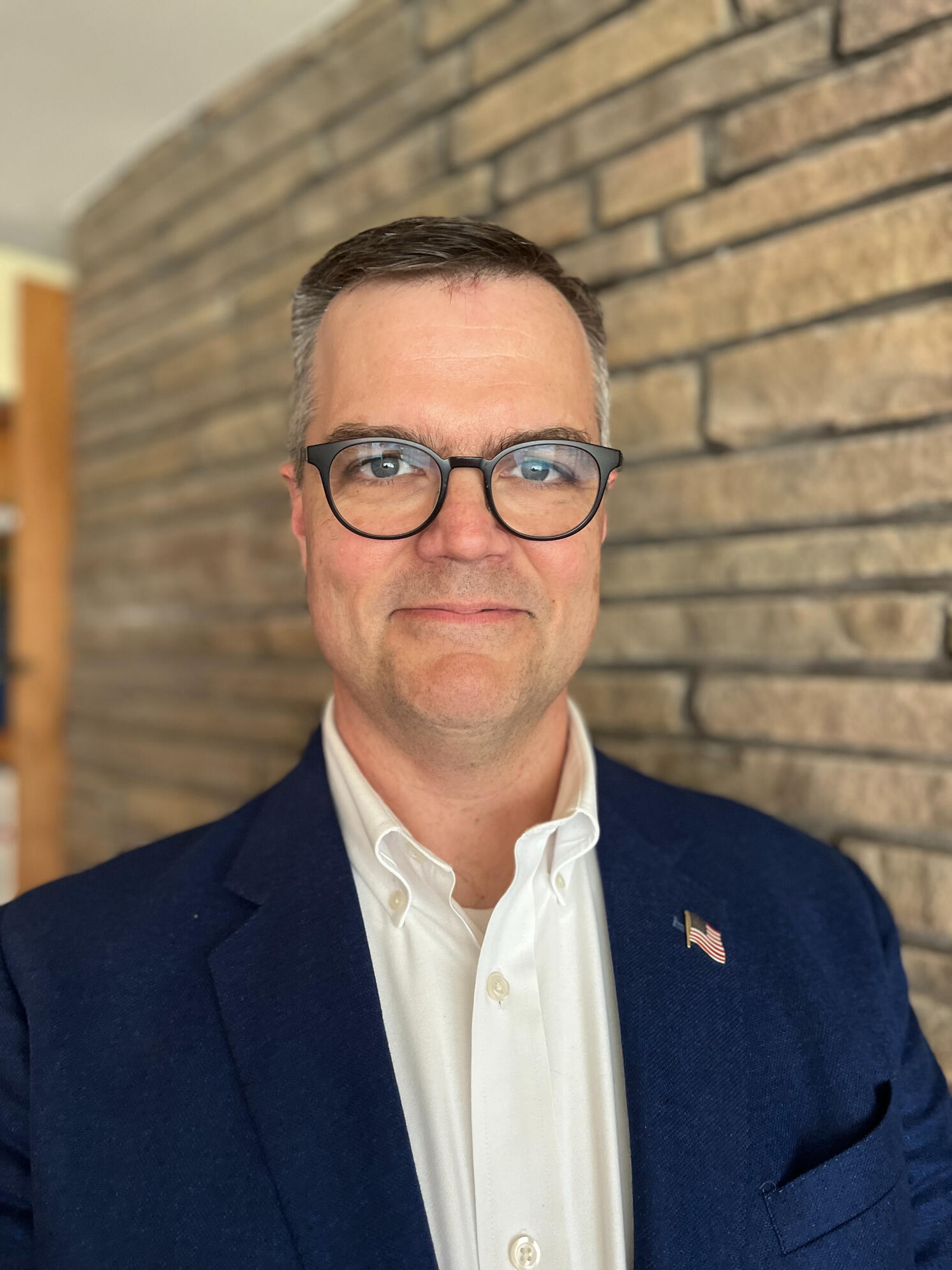 Brian Hanley A photograph of Brian Hanley, founder of Hanley mediation and creator of Lead, Listen, Resolve.